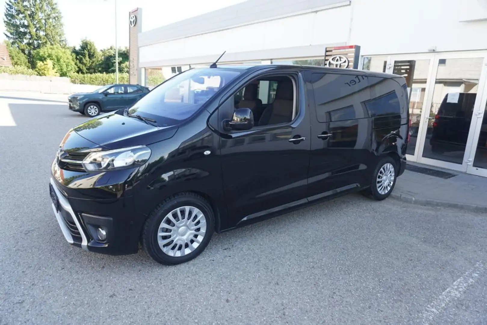 Toyota Proace Verso 2,0 D-4D 150 Medium Schwarz - 2