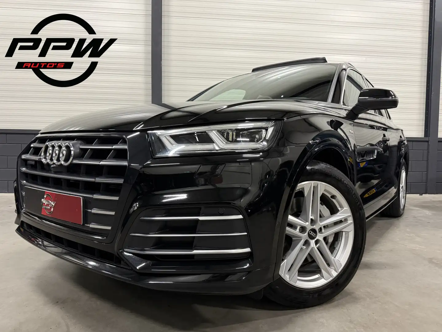 Audi Q5 55 TFSI e quattro Competition 367PK S-Line PANO/LU Zwart - 1