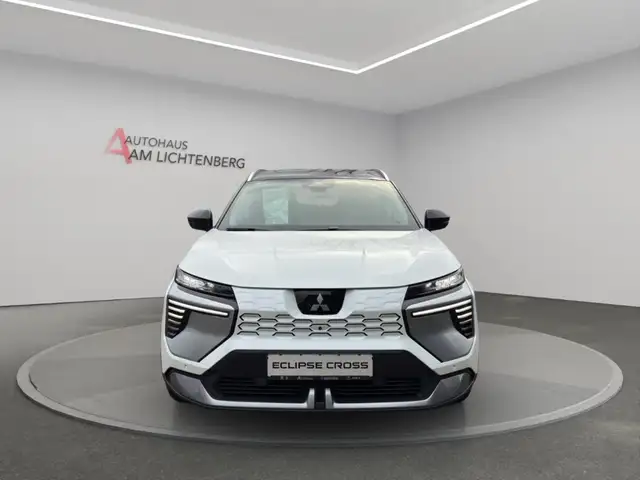 Mitsubishi Eclipse Cross view 3