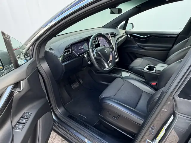 Tesla Model X view 3
