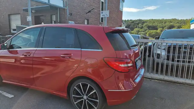 Mercedes-Benz B-Class view 8