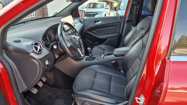 Mercedes-Benz B-Class view 10