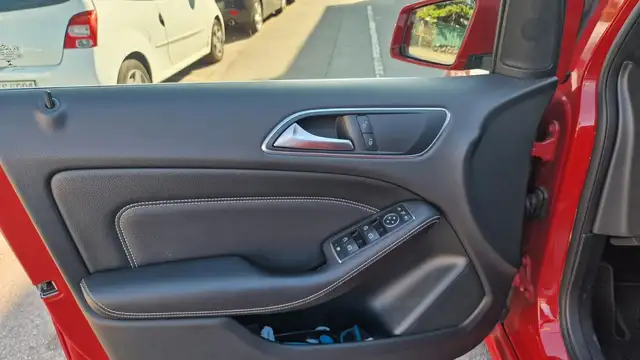 Mercedes-Benz B-Class view 9