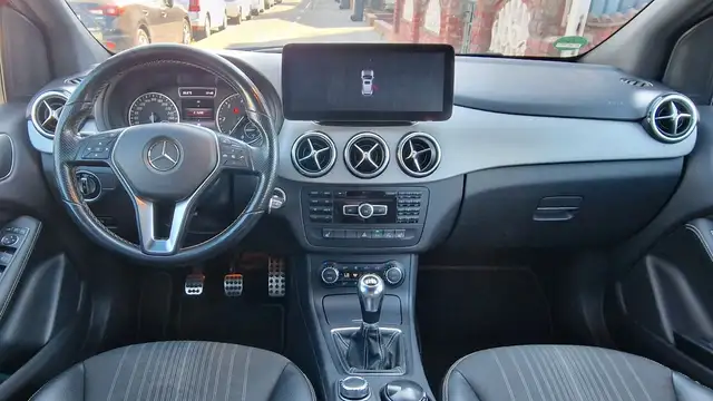 Mercedes-Benz B-Class view 12