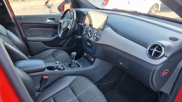 Mercedes-Benz B-Class view 13