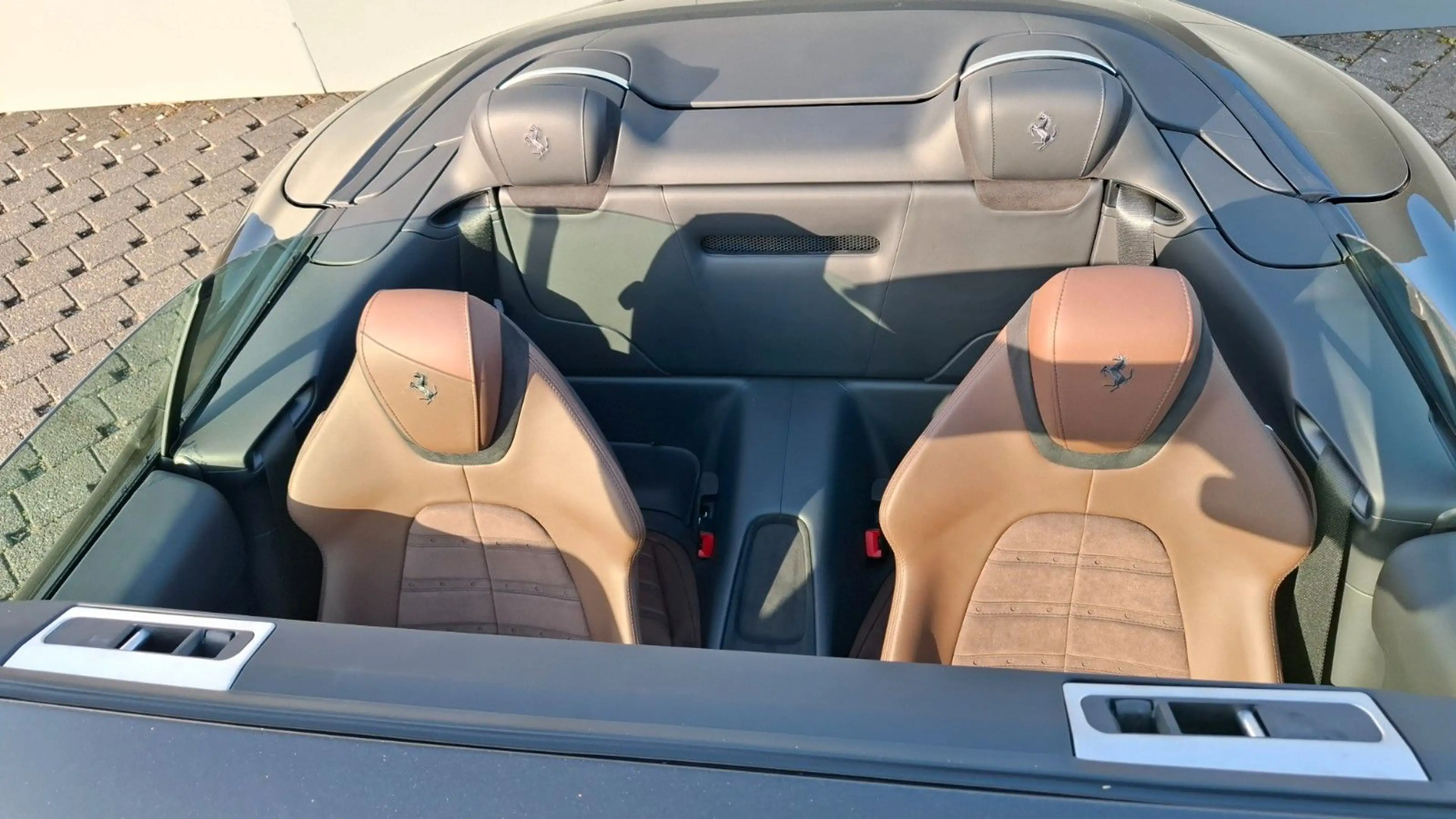 Ferrari Roma Spider CARBON MATRIX — photo 15