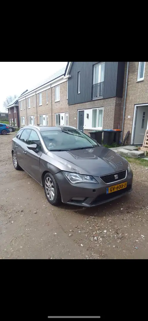 SEAT Leon 1.6 TDI Sty. Con.Eco Grijs - 2