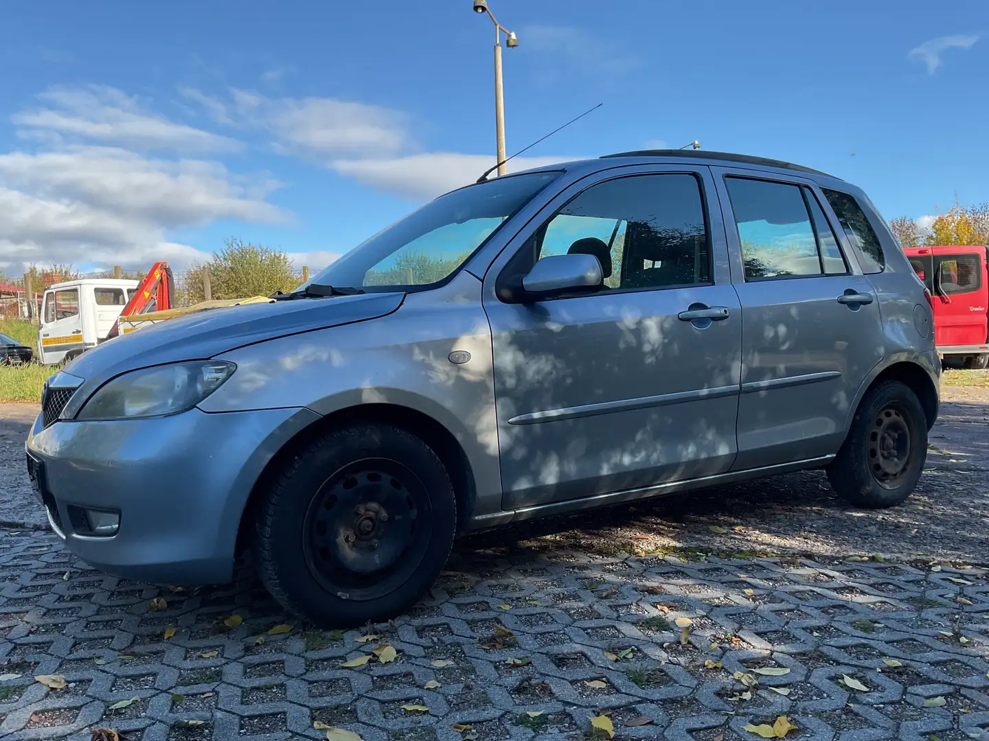 Mazda 2 1.4 Active (59kW) Blau - 1