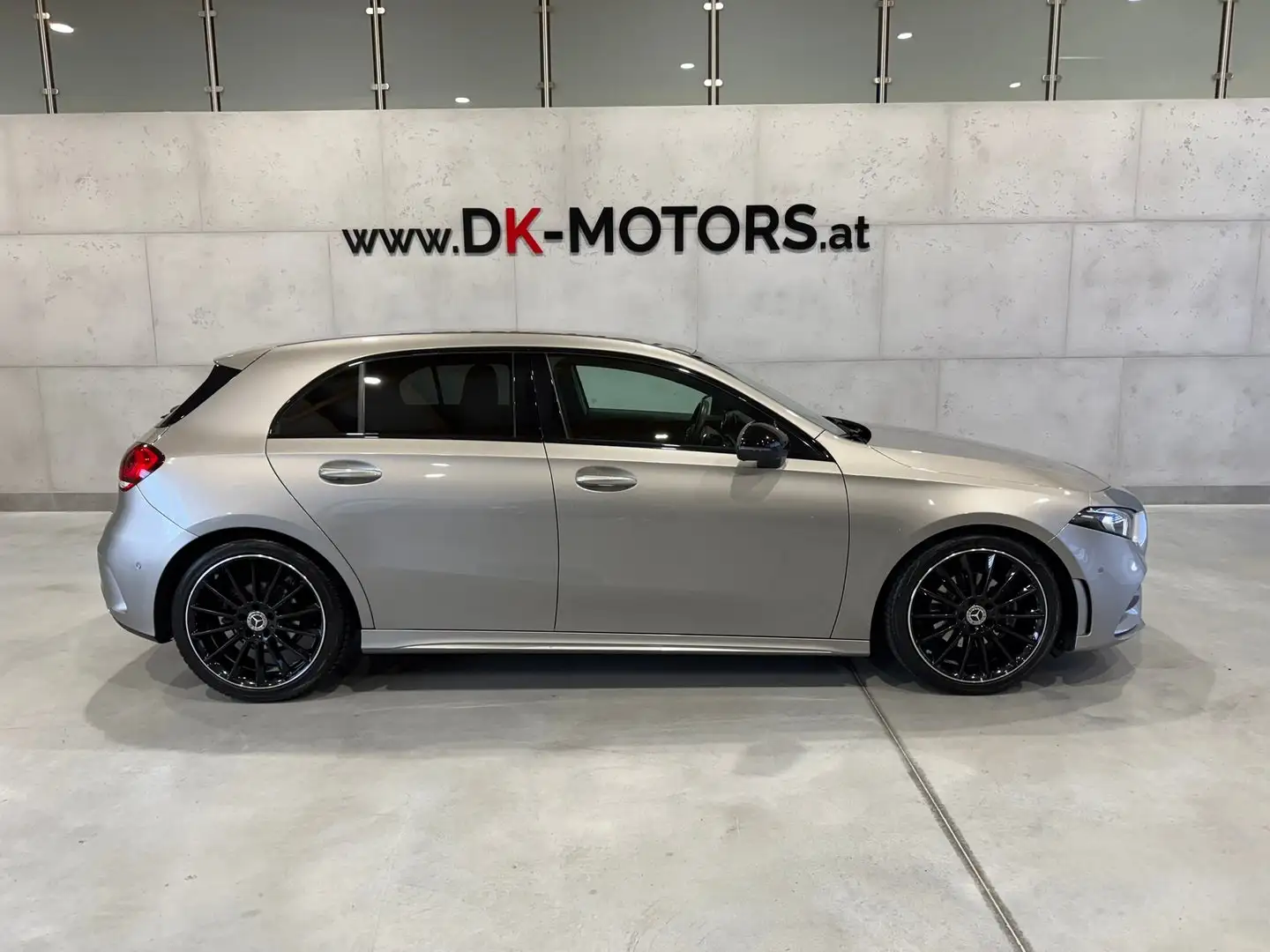 Mercedes-Benz A 200 d Autm. / AMG Line / LED / RFK / 19" / Navi / uvm. Grau - 1
