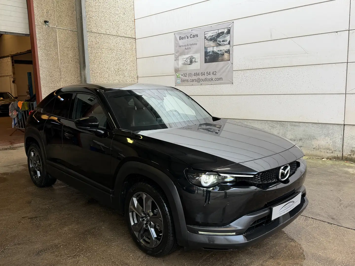 Mazda MX-30 MX-30 35,5 kWh E-SKYACTIV Automaat *Gps/Camera* Zwart - 2