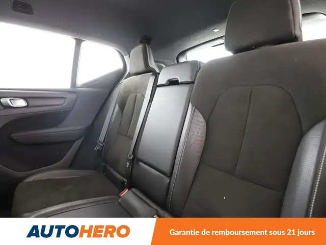 Volvo XC40 view 14