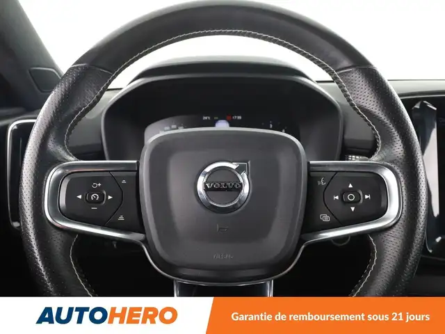 Volvo XC40 view 19