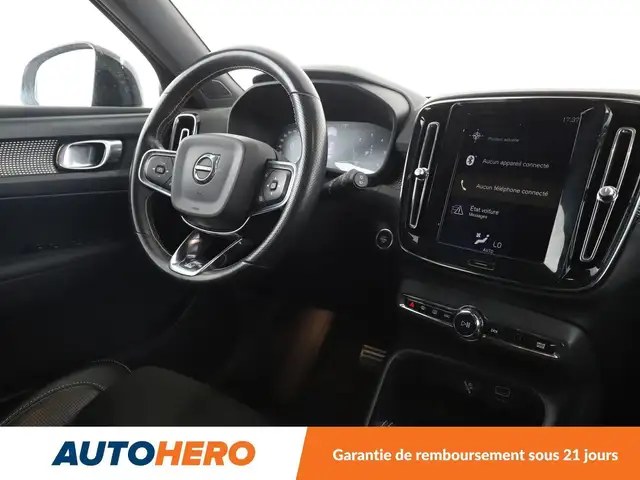 Volvo XC40 view 13