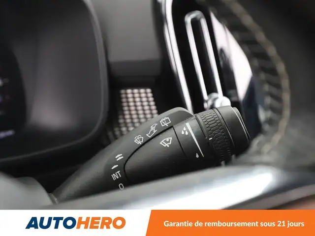 Volvo XC40 view 25