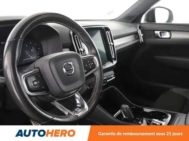 Volvo XC40 view 11