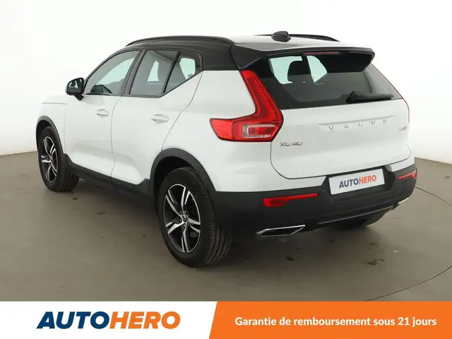Volvo XC40 view 4
