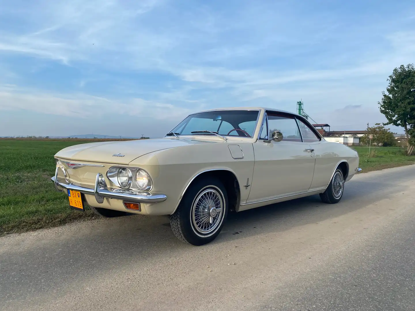 Chevrolet Monza Corsa Bej - 1