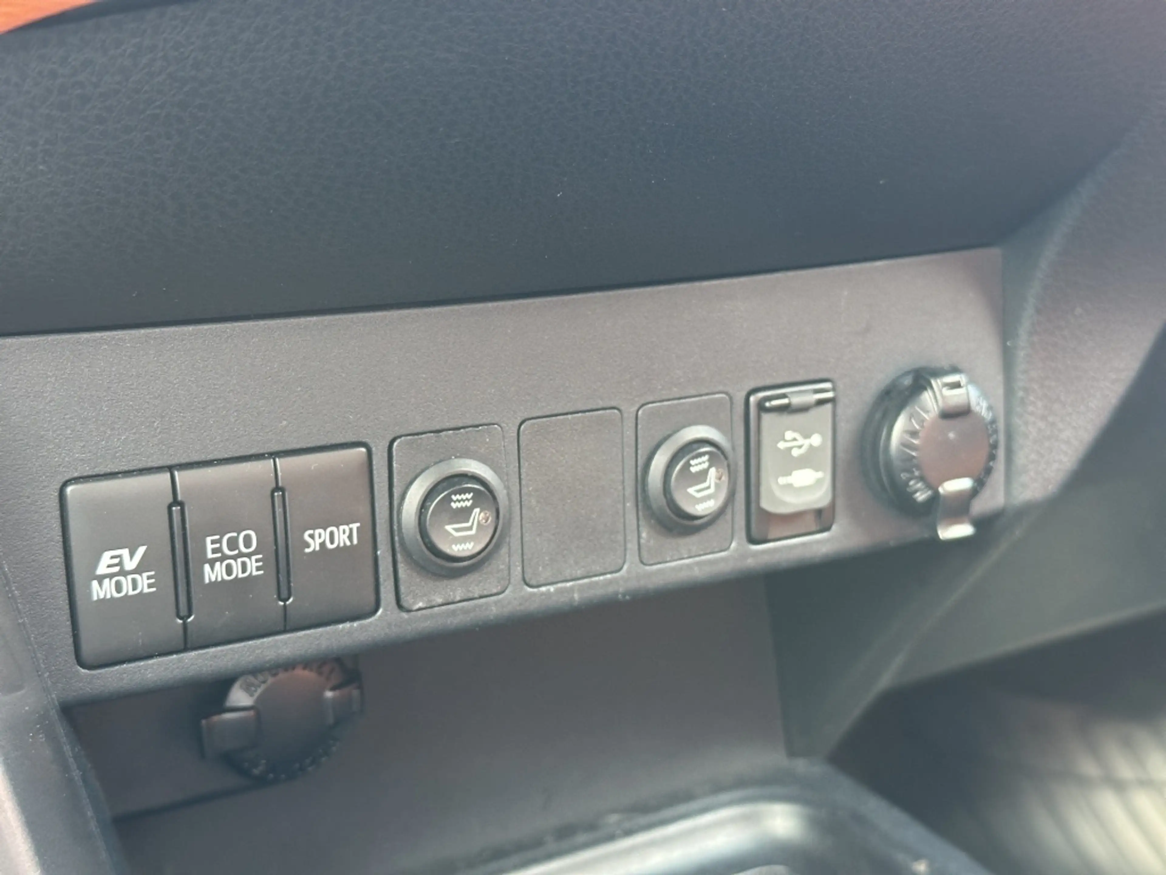 Toyota RAV 4 2.5 Hybrid AWD Executive LIM leder Navi PDC — photo 14