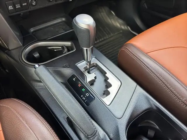 Toyota RAV4 view 16