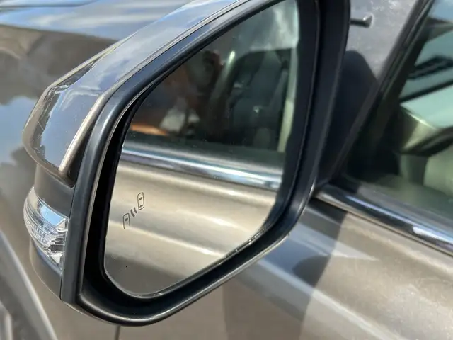Toyota RAV4 view 12