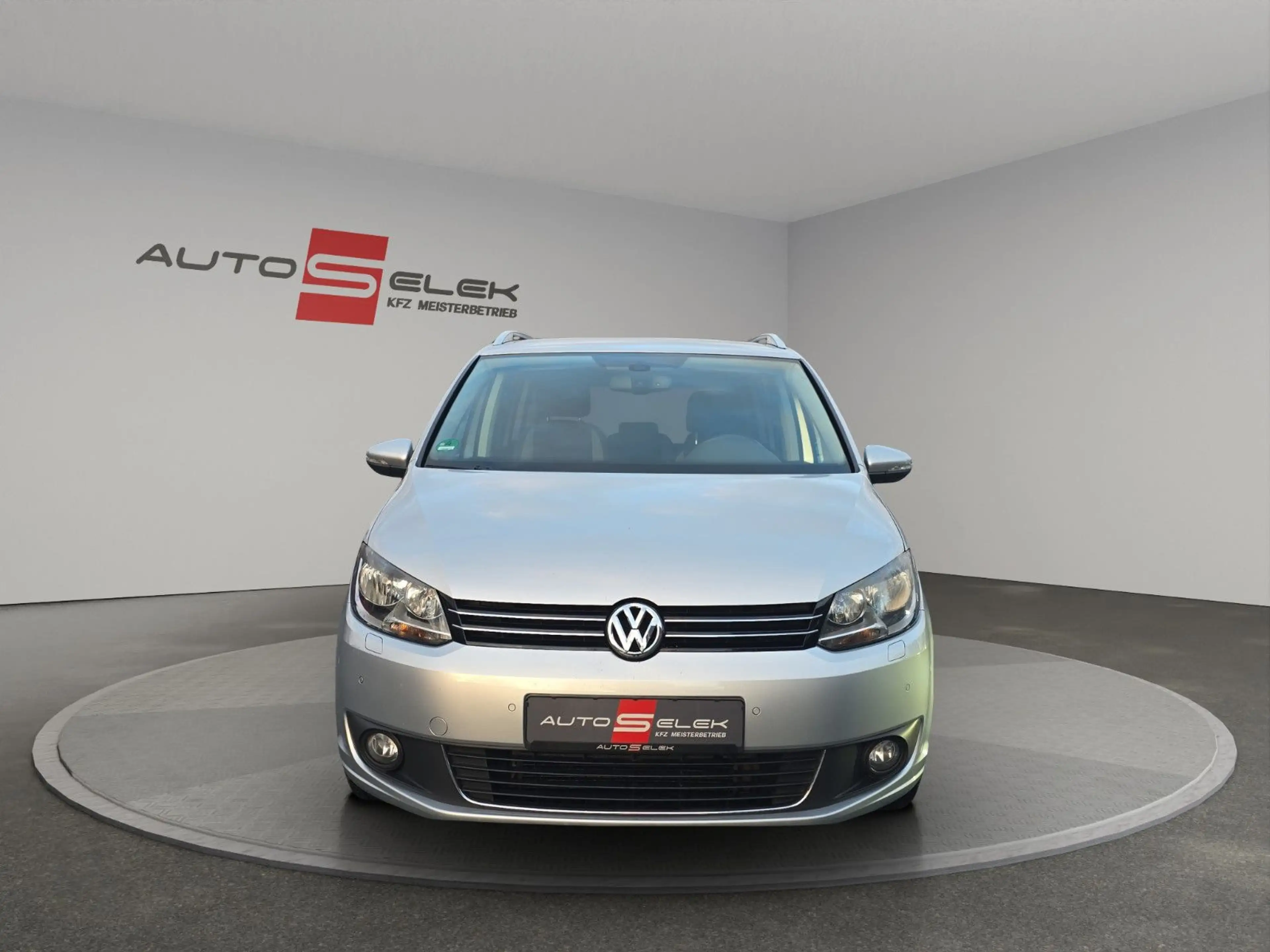 Volkswagen Touran Life/DSG/Rückfahrkamera/Automatik/AHK — photo 8