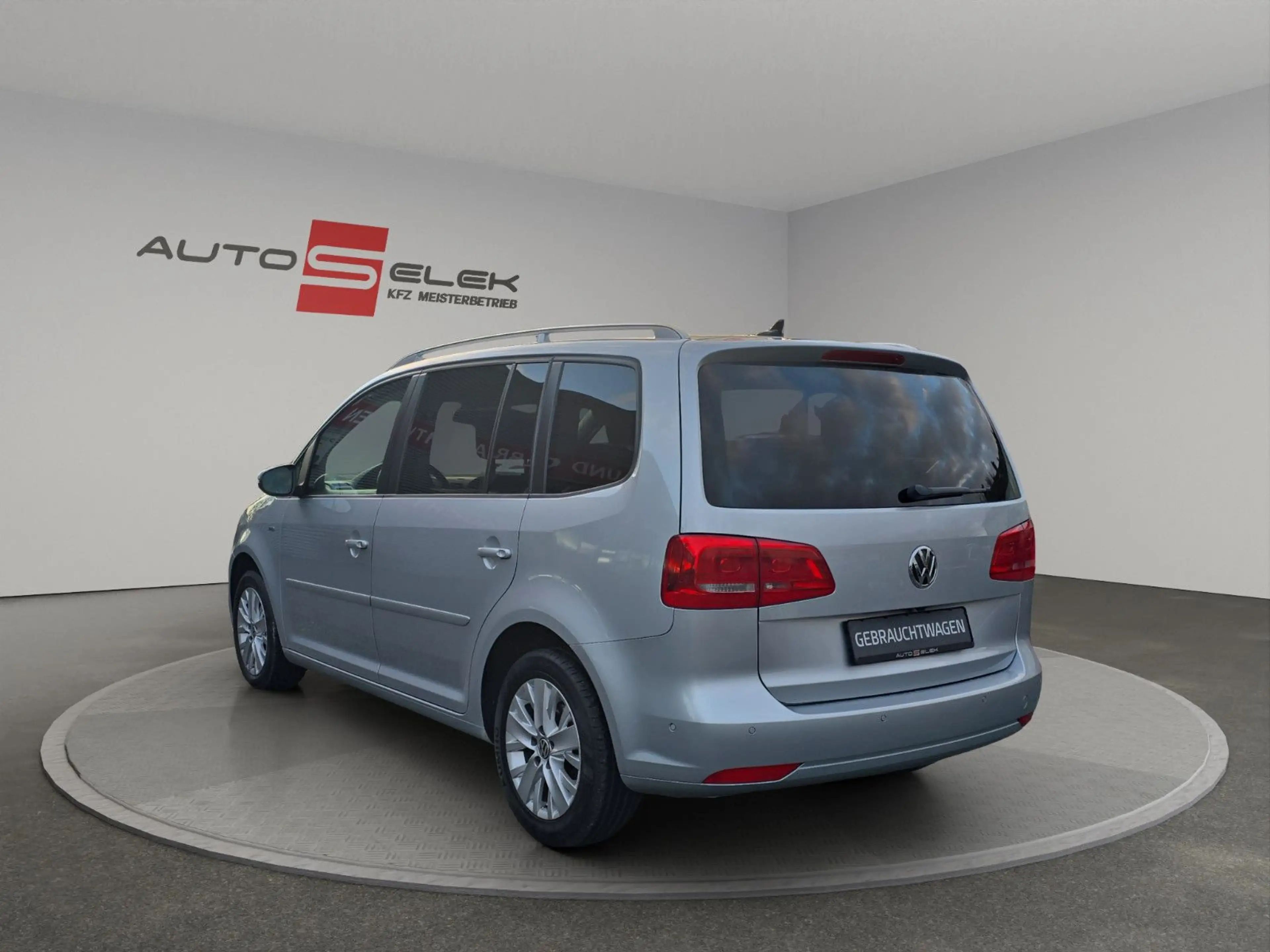 Volkswagen Touran Life/DSG/Rückfahrkamera/Automatik/AHK — photo 3