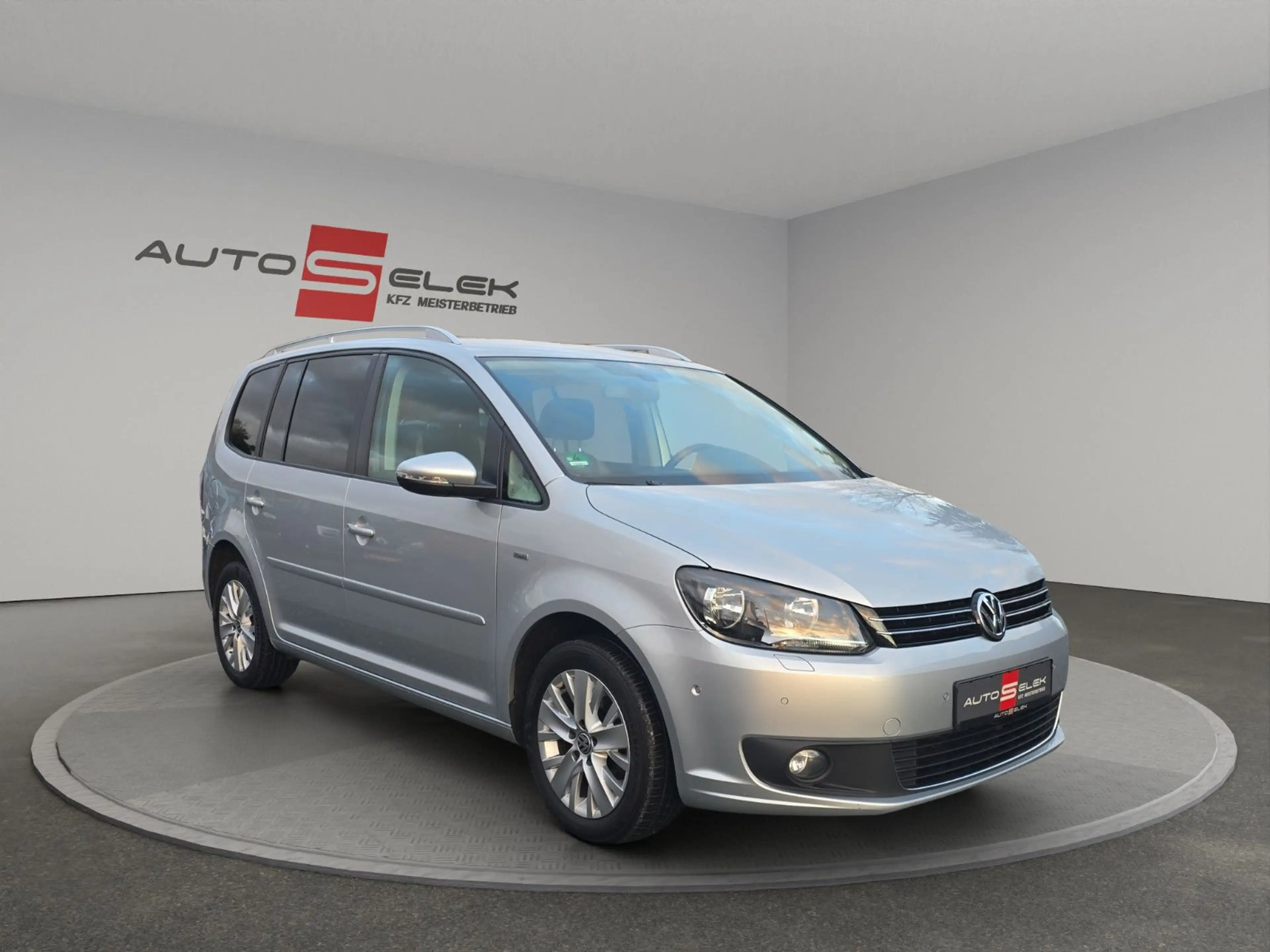 Volkswagen Touran Life/DSG/Rückfahrkamera/Automatik/AHK — photo 7