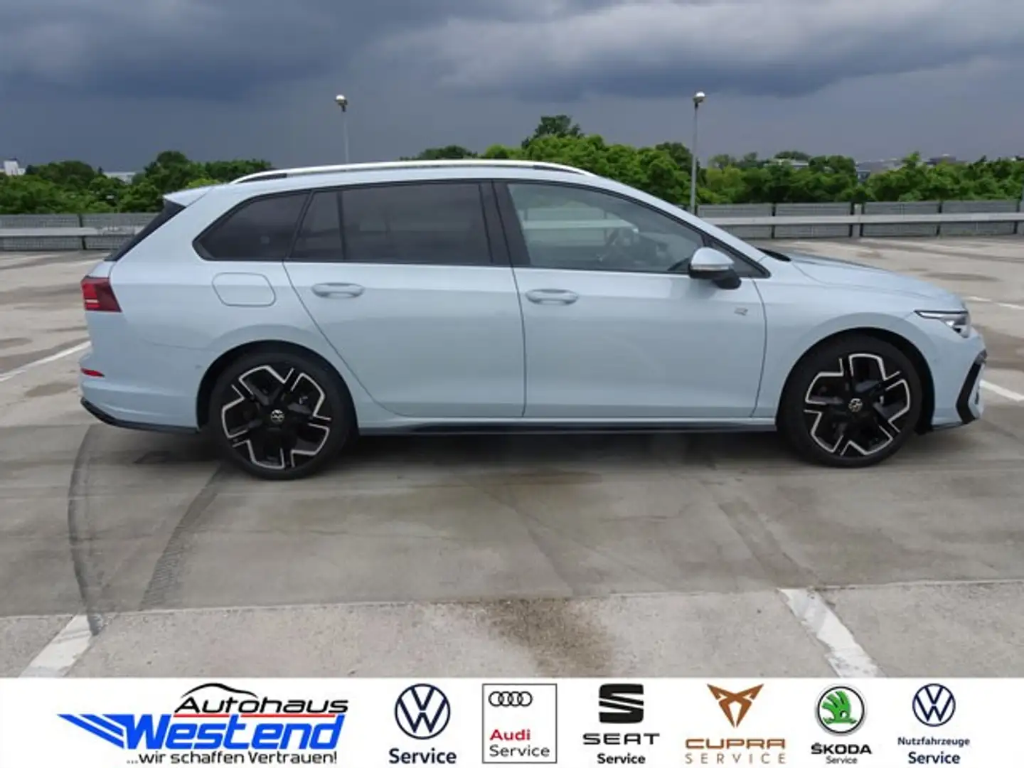 Volkswagen Golf Variant R-Line 1.5l eTSI 110kW DSG AHK LED Navi Klima Blau - 2