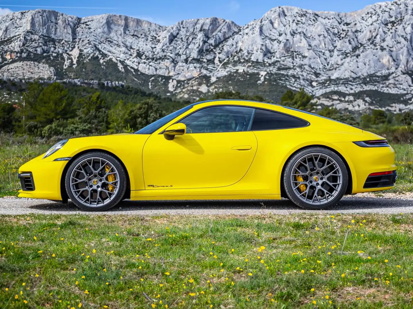 Porsche 992 911 Carrera S Coupé 3.0i 450 PDK žuta - 2