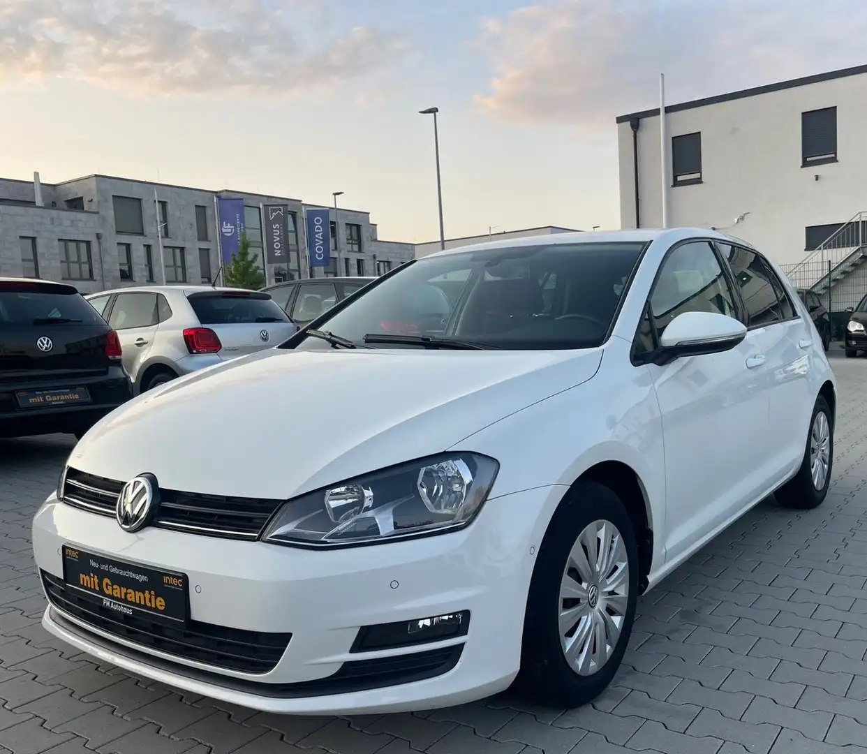 Volkswagen Golf VII Lim. Trendline BMT Wit - 1