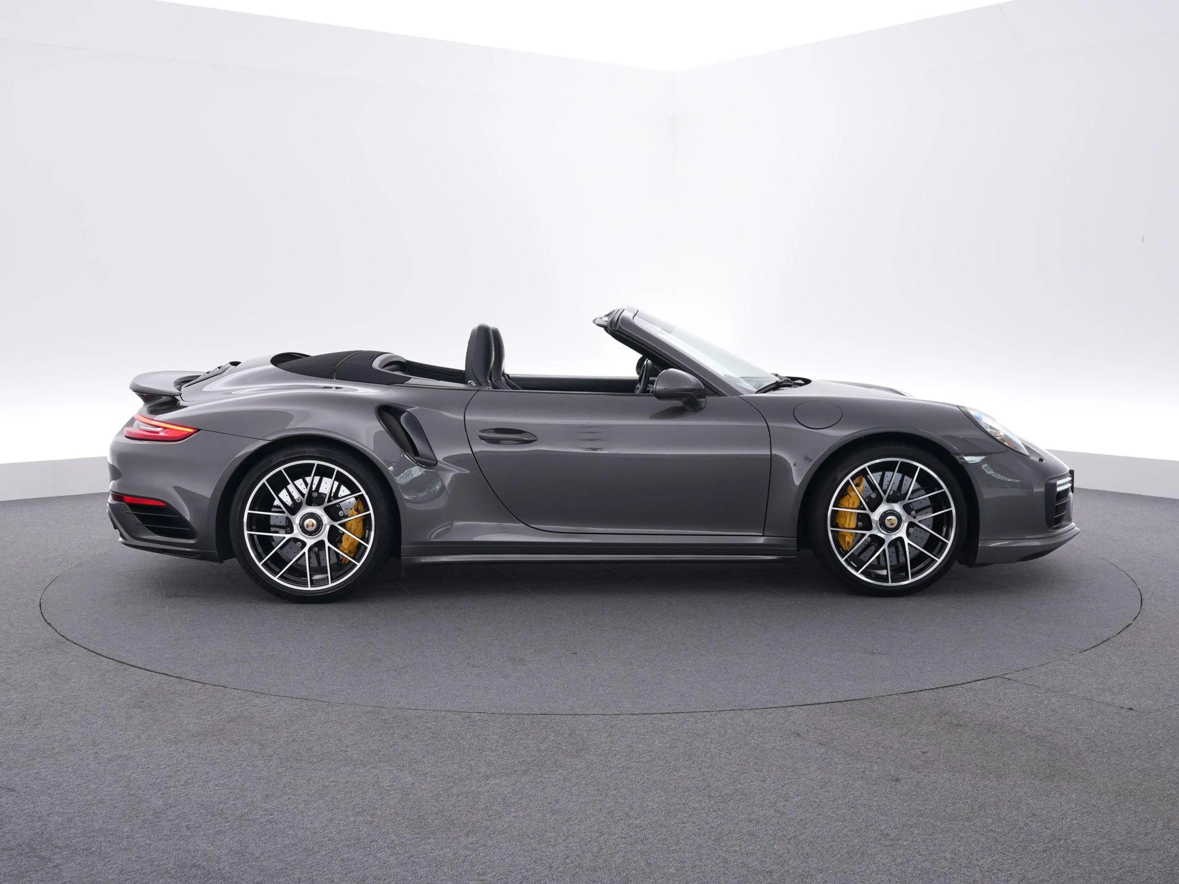 Porsche 991 Cabrio 3.8 Turbo S — photo 6