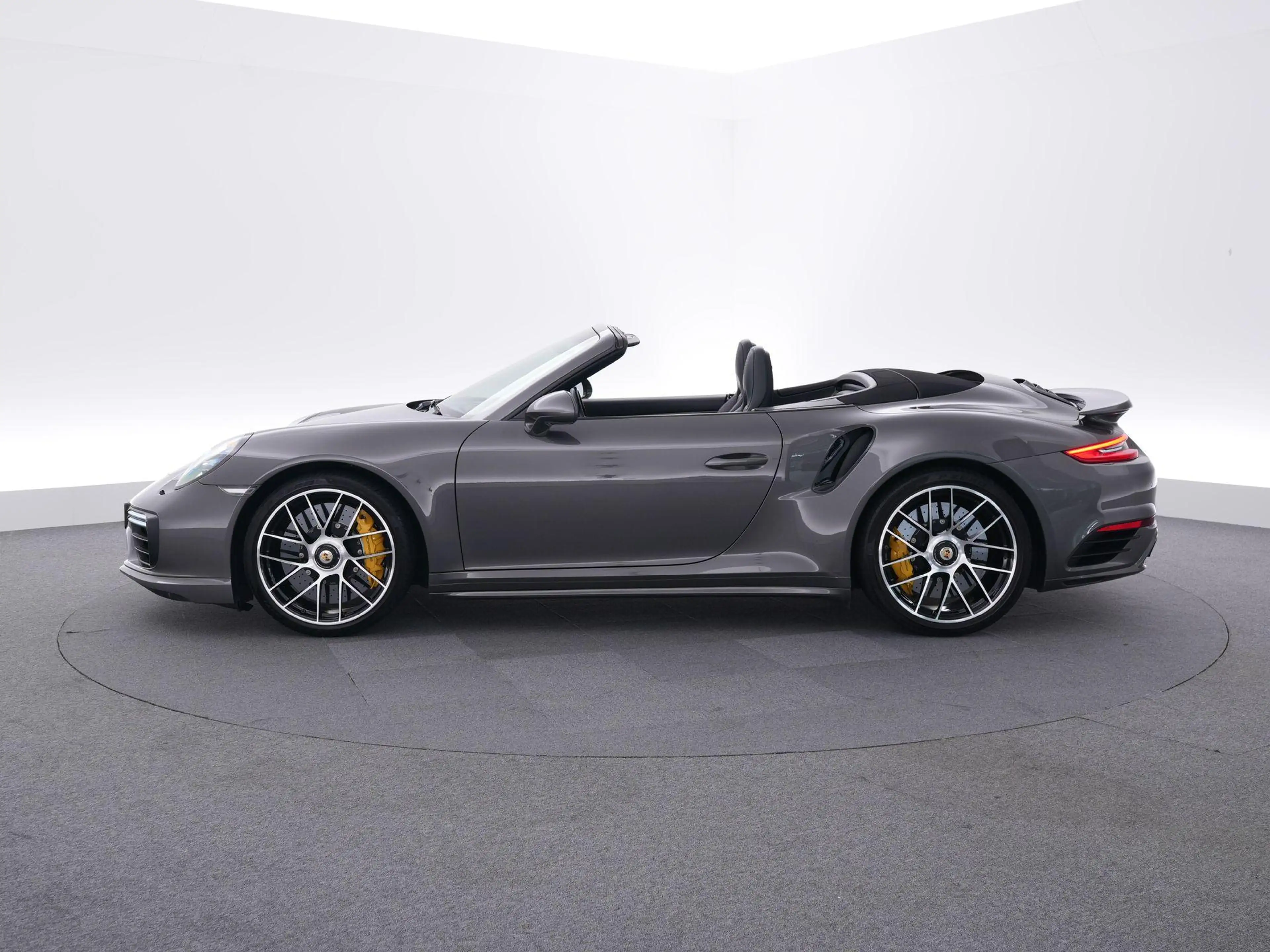 Porsche 991 Cabrio 3.8 Turbo S — photo 2
