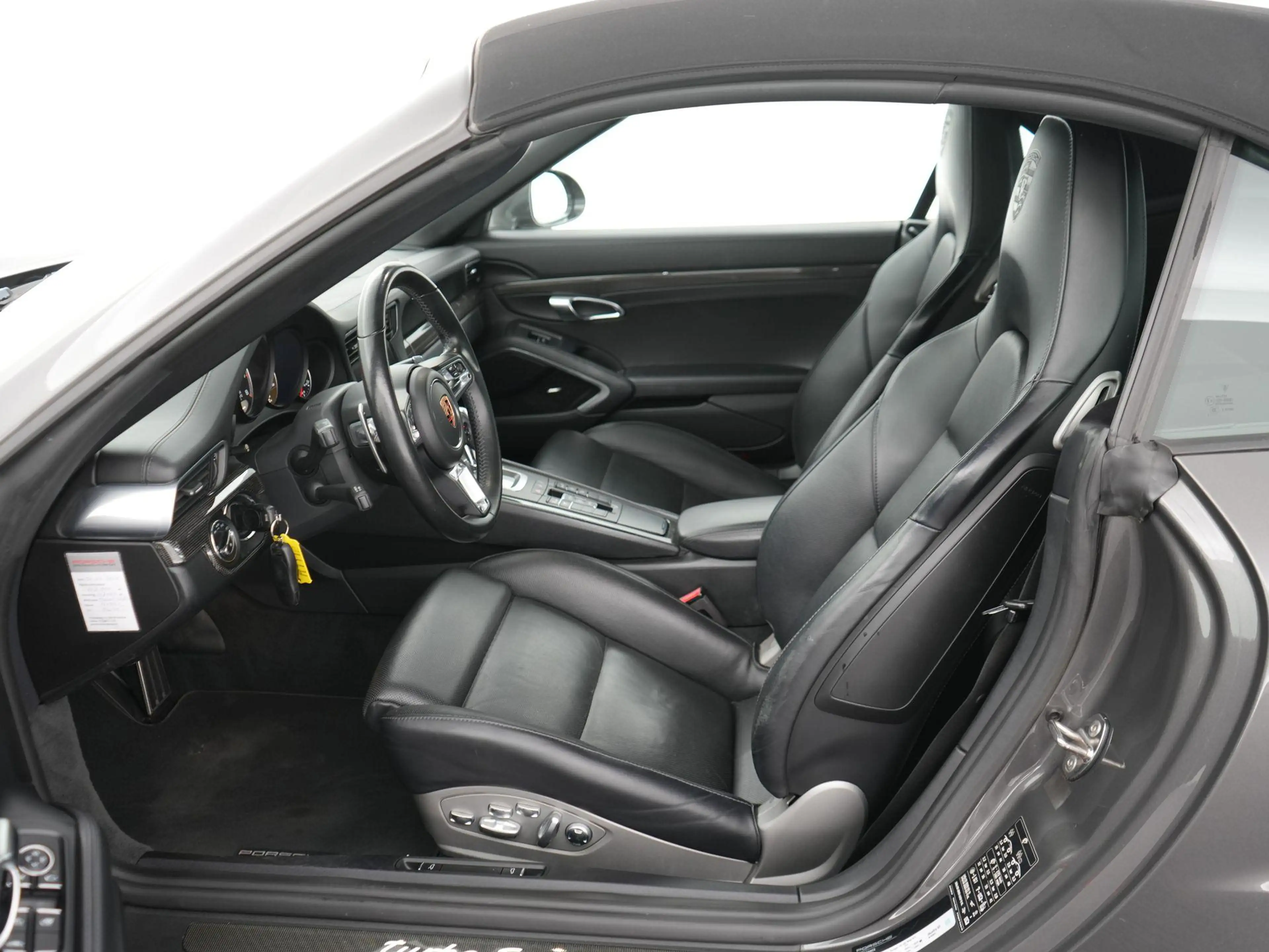 Porsche 991 Cabrio 3.8 Turbo S — photo 12