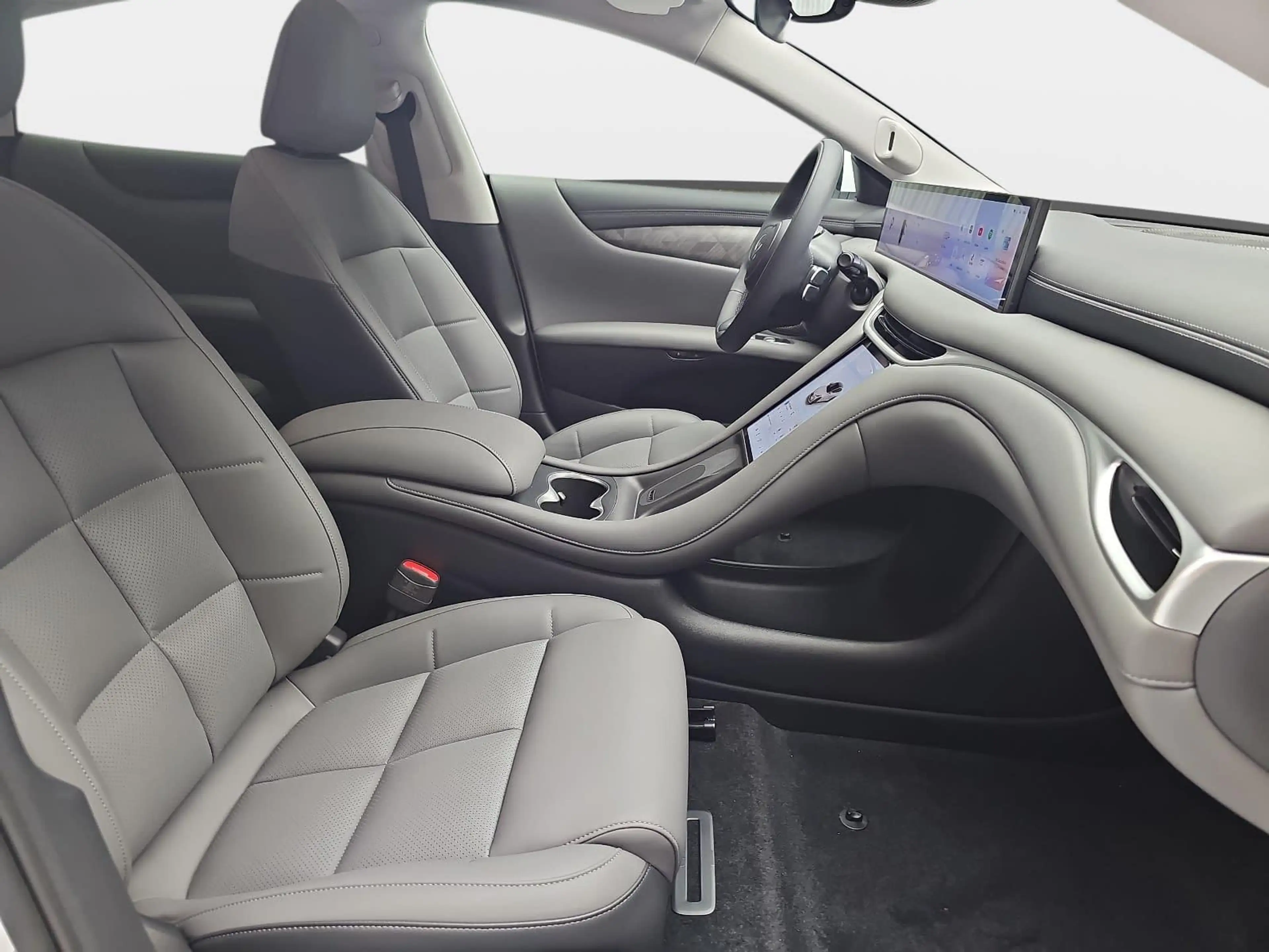 MG IM5 IM5 EV 100 KWH MY26 PREMIUM AWD — photo 18