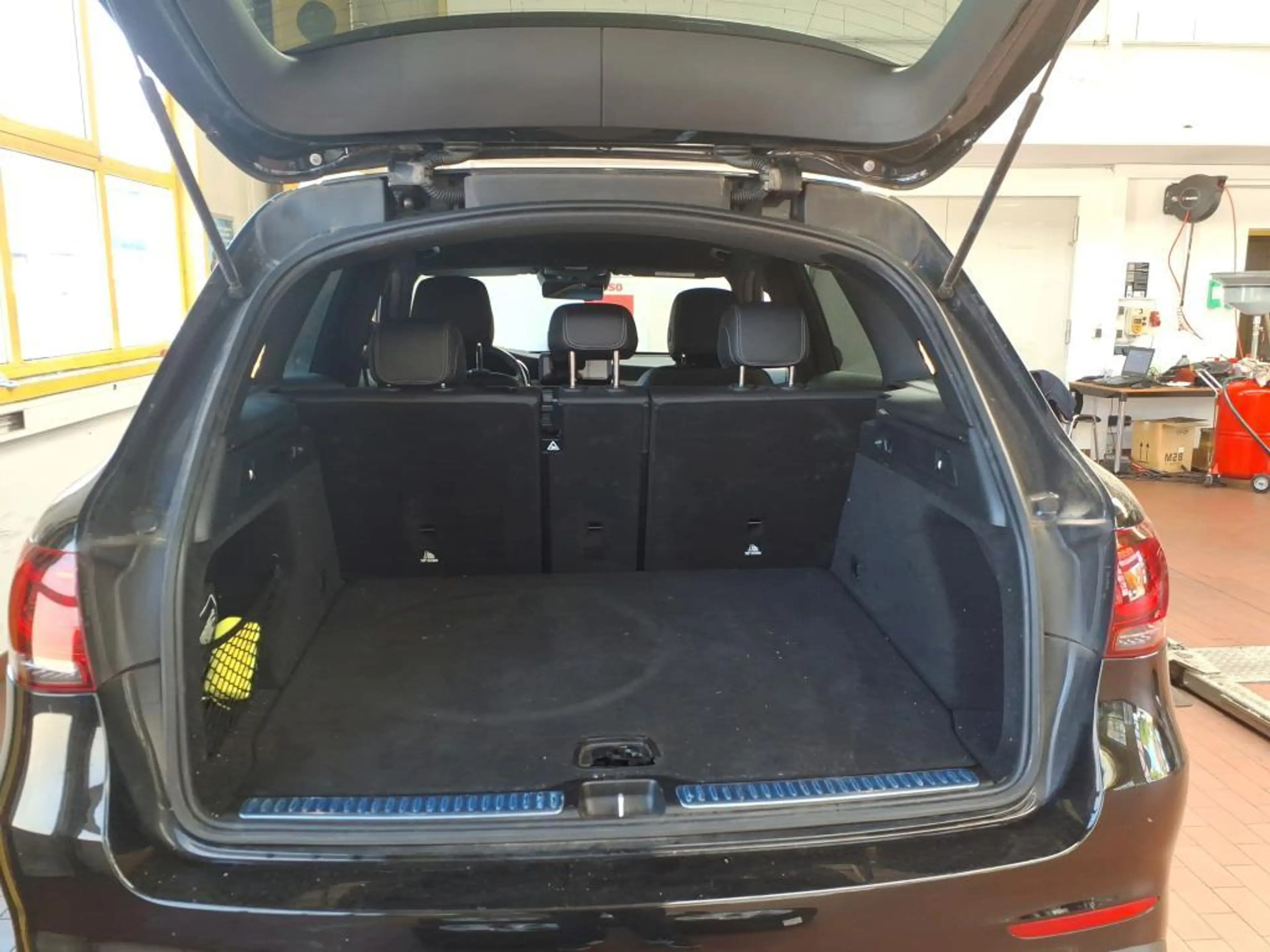 Mercedes-Benz GLC 220 d AMG 4MATIC*NAPPA*ViCo*CAM*AHK*HUD*KeYl. — photo 5