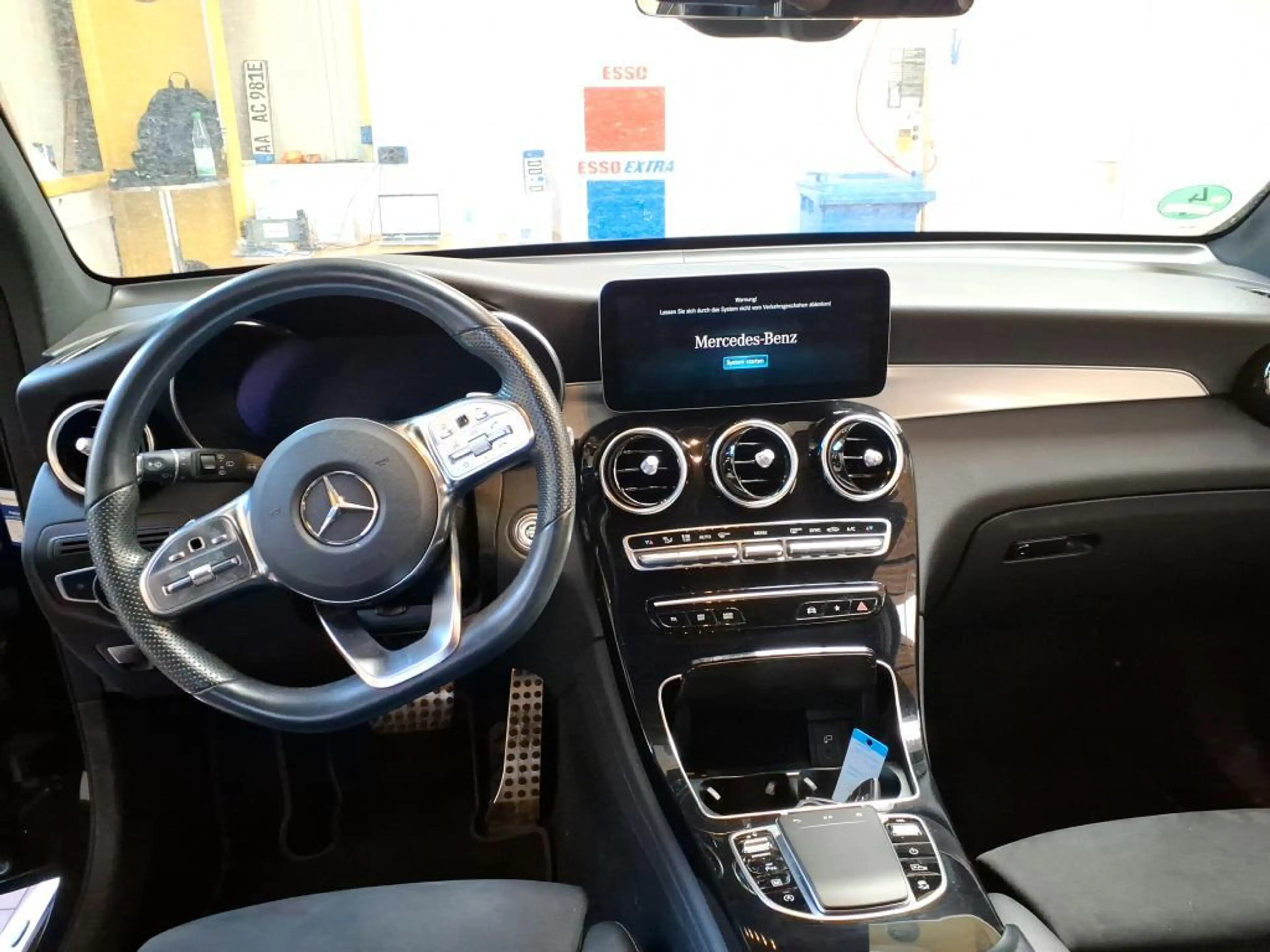 Mercedes-Benz GLC 220 d AMG 4MATIC*NAPPA*ViCo*CAM*AHK*HUD*KeYl. — photo 6