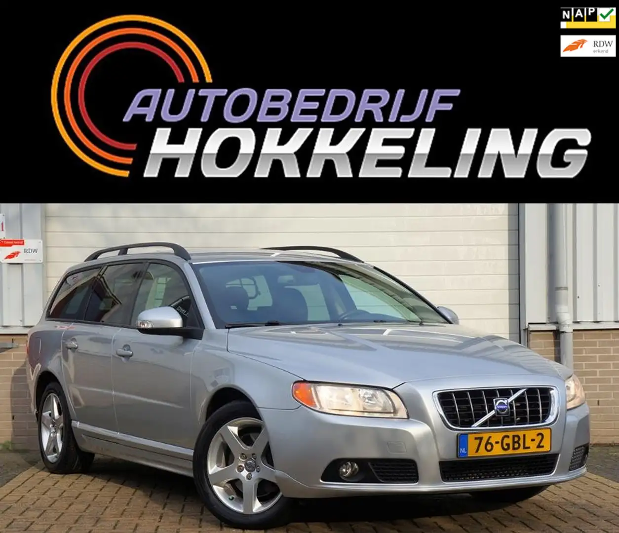 Volvo V70 2.5T Momentum; Automaat+Leder=ORIGINEEL NL !! Grijs - 1