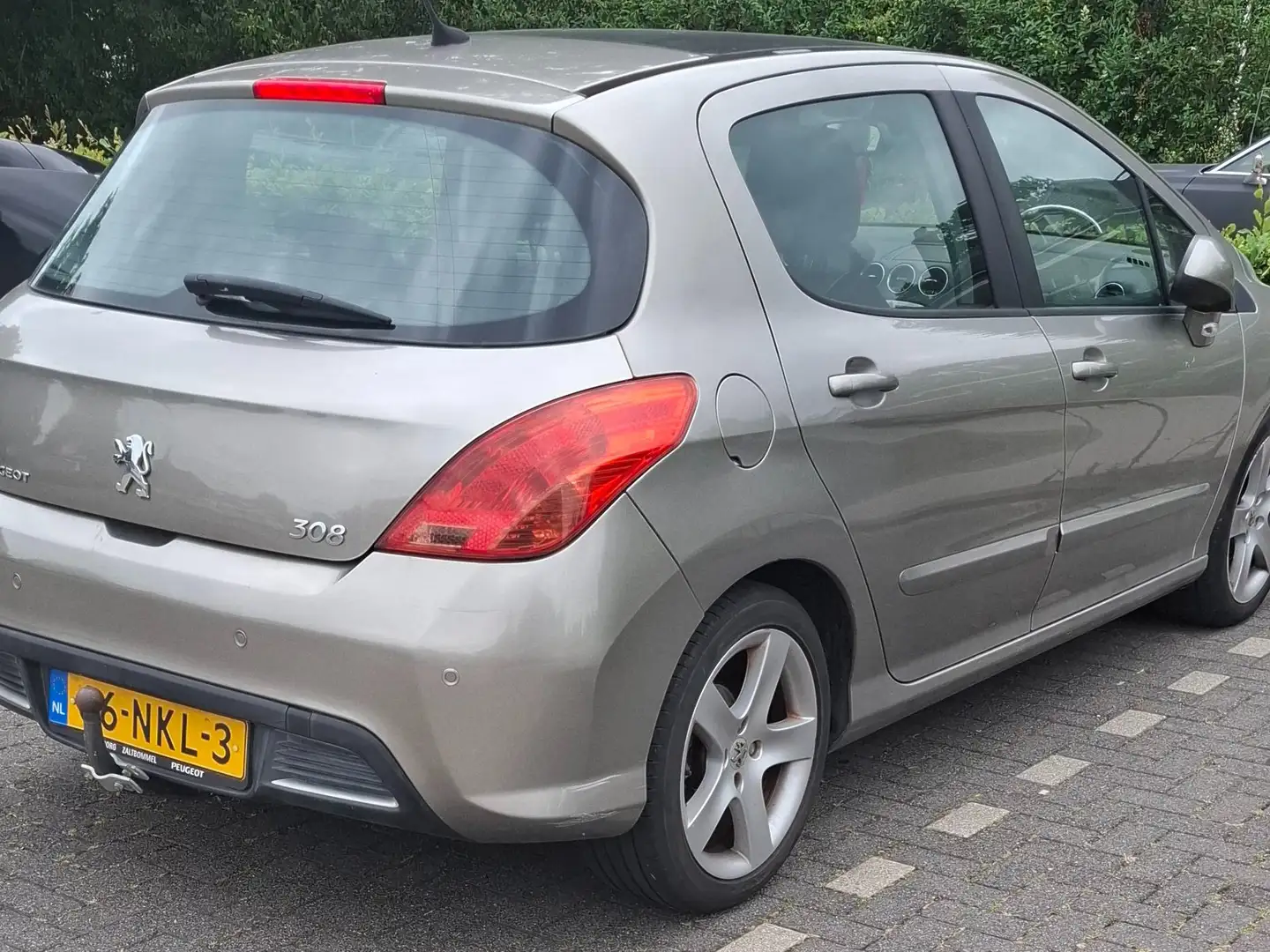 Peugeot 308 308 1.6 VTi Signature Szary - 1