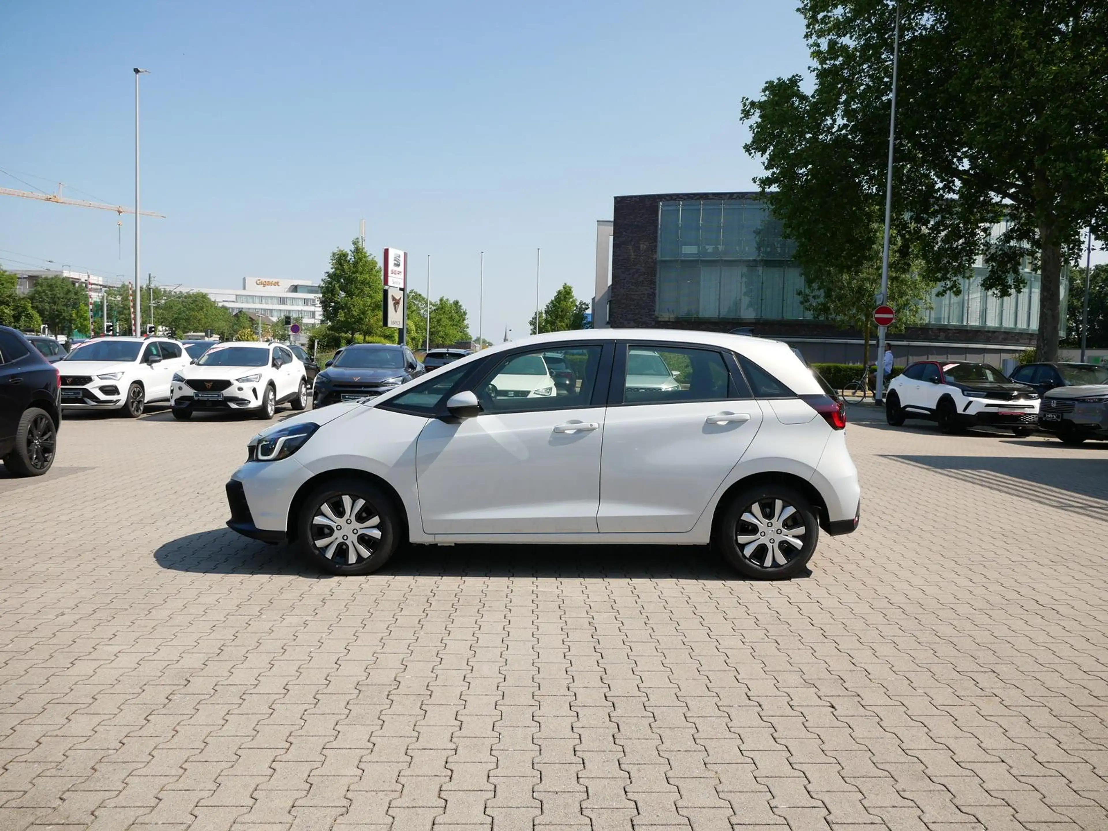 Honda Jazz 1.5 i-MMD Hybrid Elegance NAVI+ LED+Kamera — photo 9
