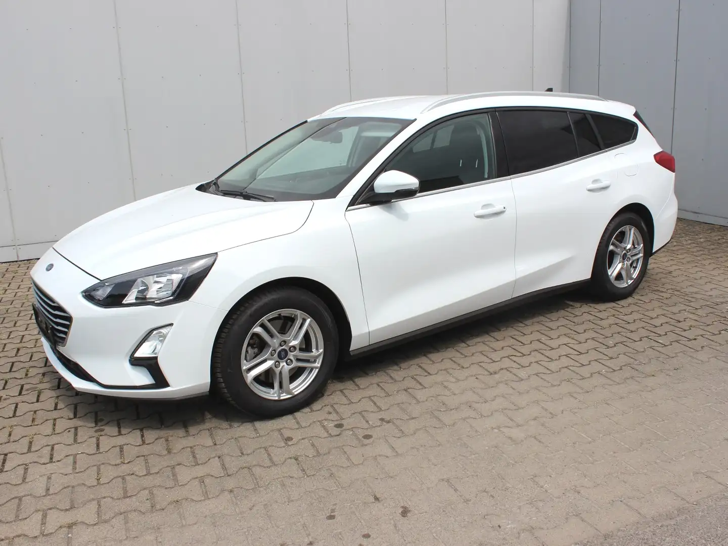 Ford Focus Cool & Connect 1,0 EcoBoost Start/Stopp Weiß - 2