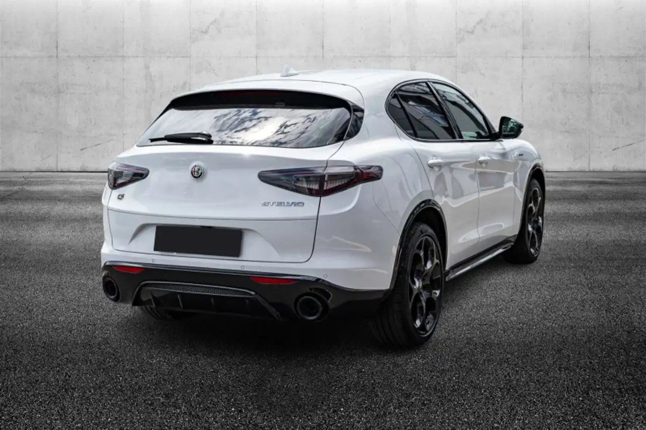 Alfa Romeo Stelvio 2023
