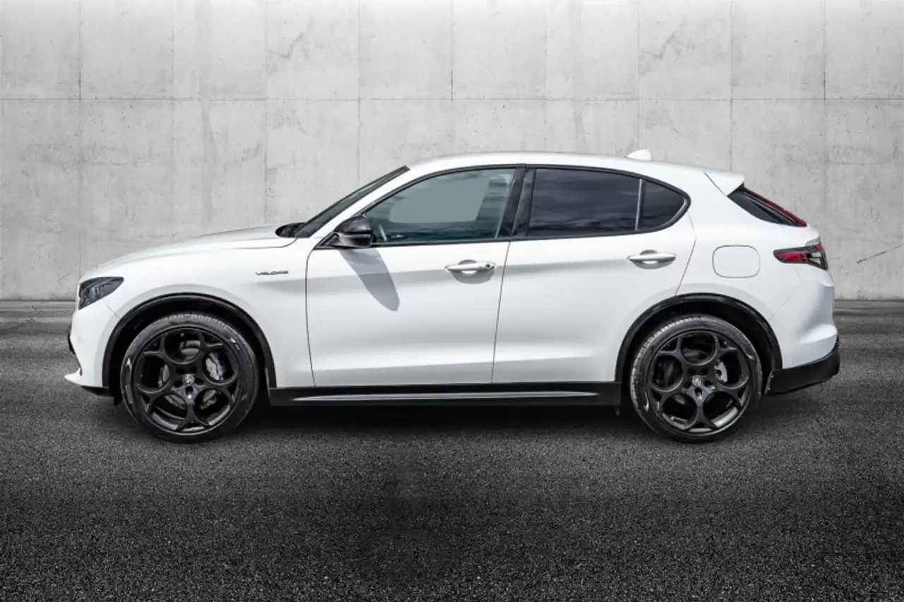Alfa Romeo Stelvio 2023