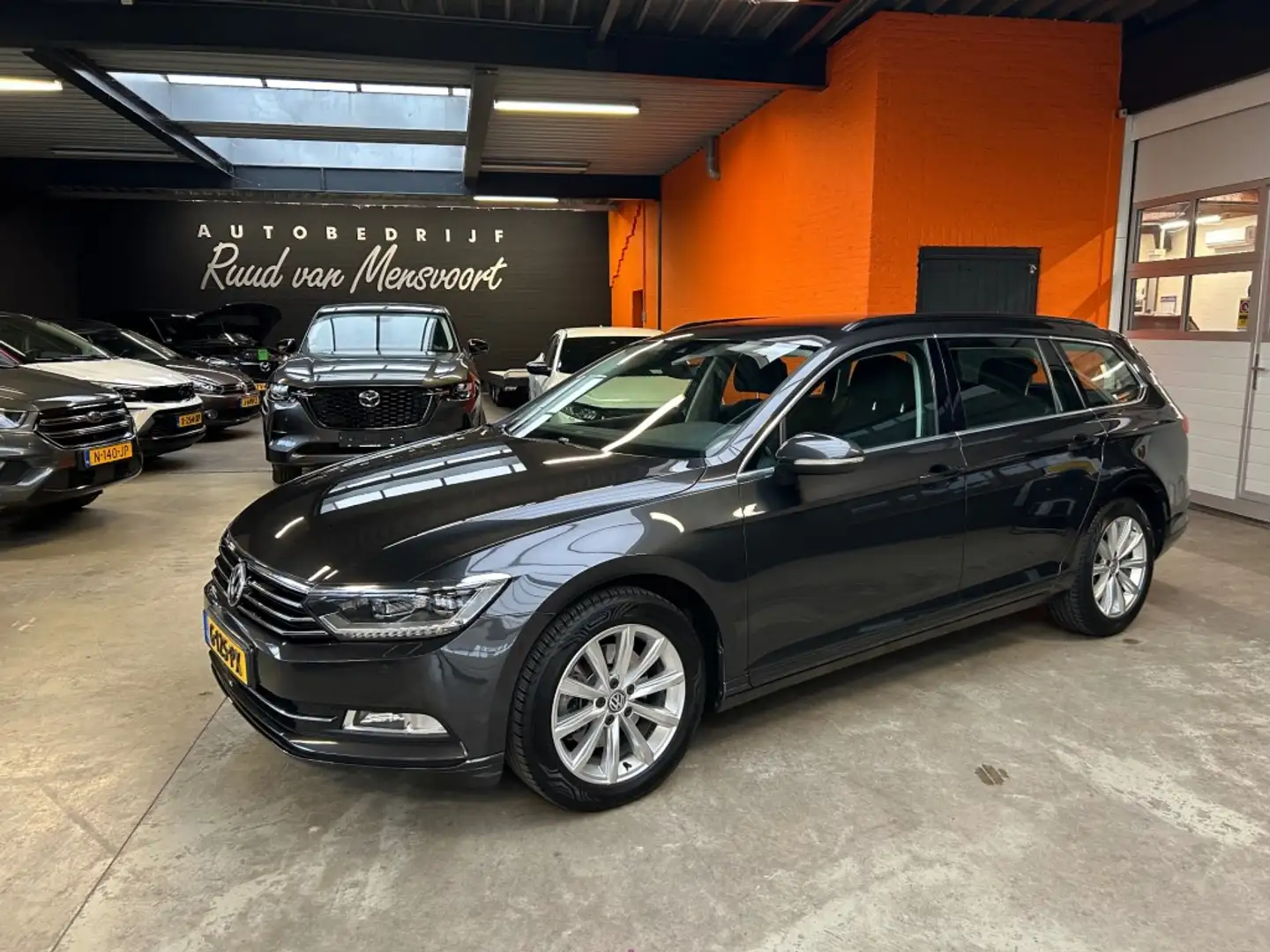 Volkswagen Passat 2.0 TDI Comfortline Bisiness / Trekhaak / Navi / A Gris - 1