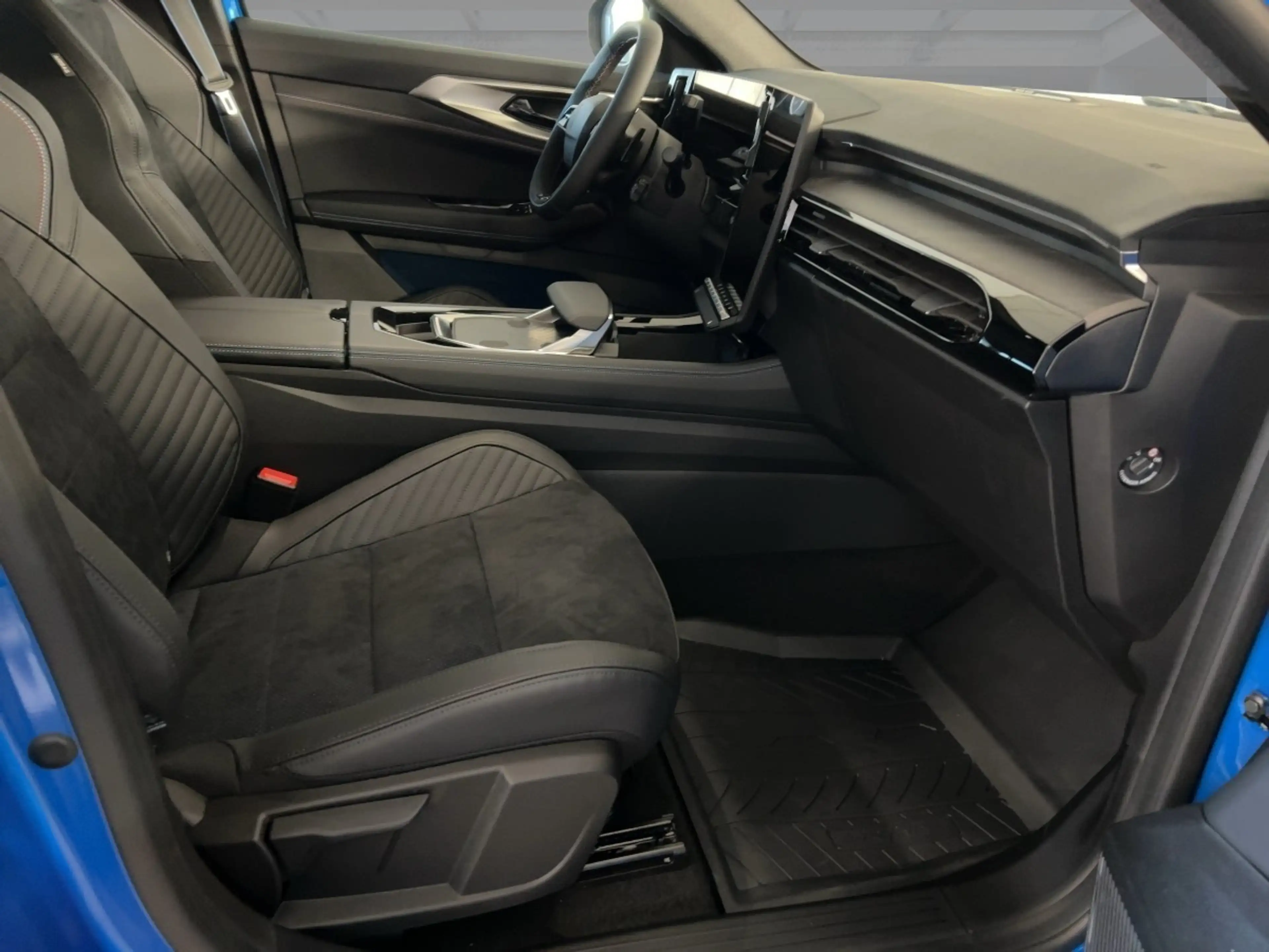 Renault Rafale Esprit Alpine E-Tech Plug-in Hybrid 300 4x4 — photo 8