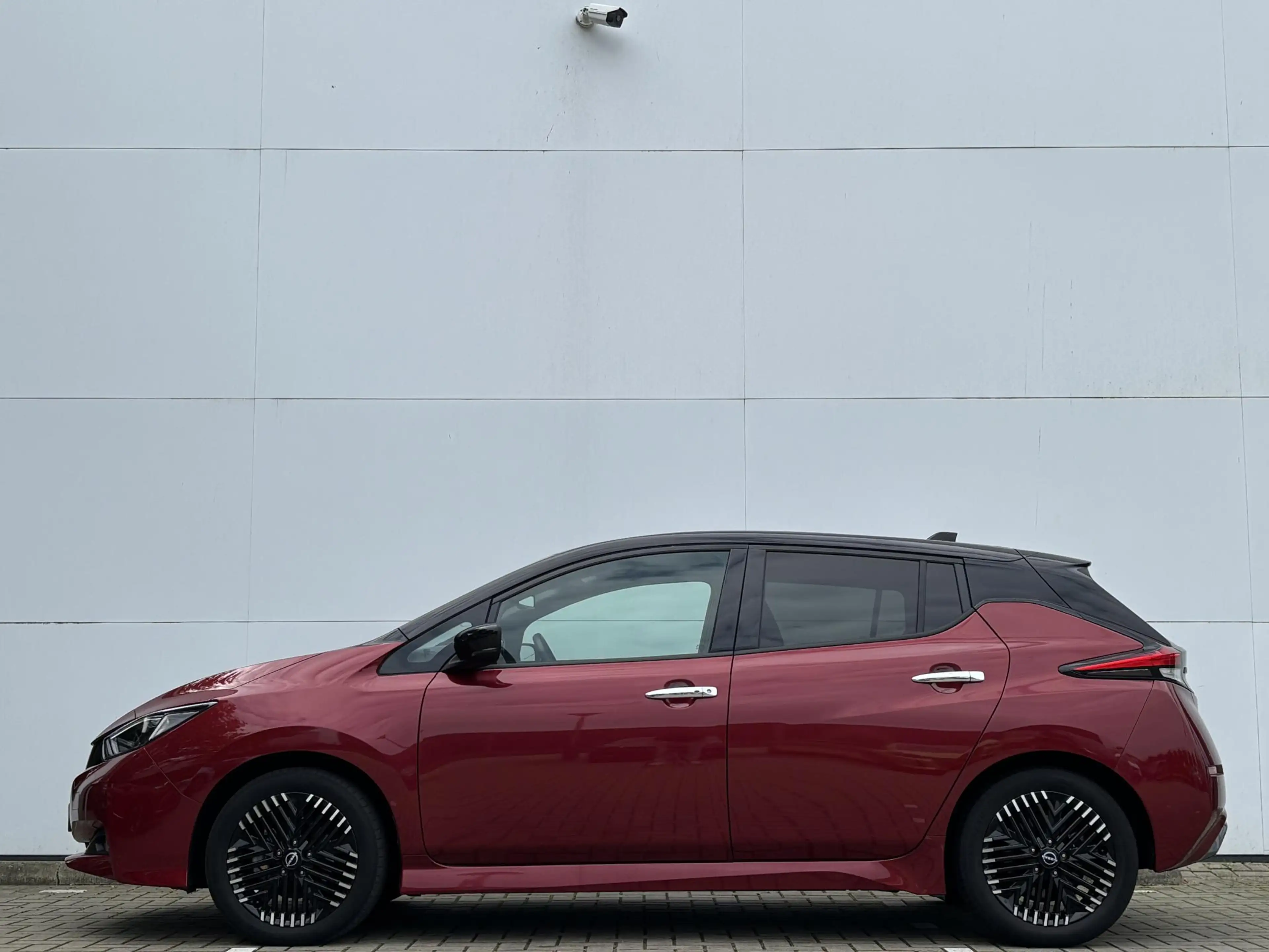 Nissan Leaf N-Connecta 40 kWh l voorstoelen verwarmd l Apple C — photo 16