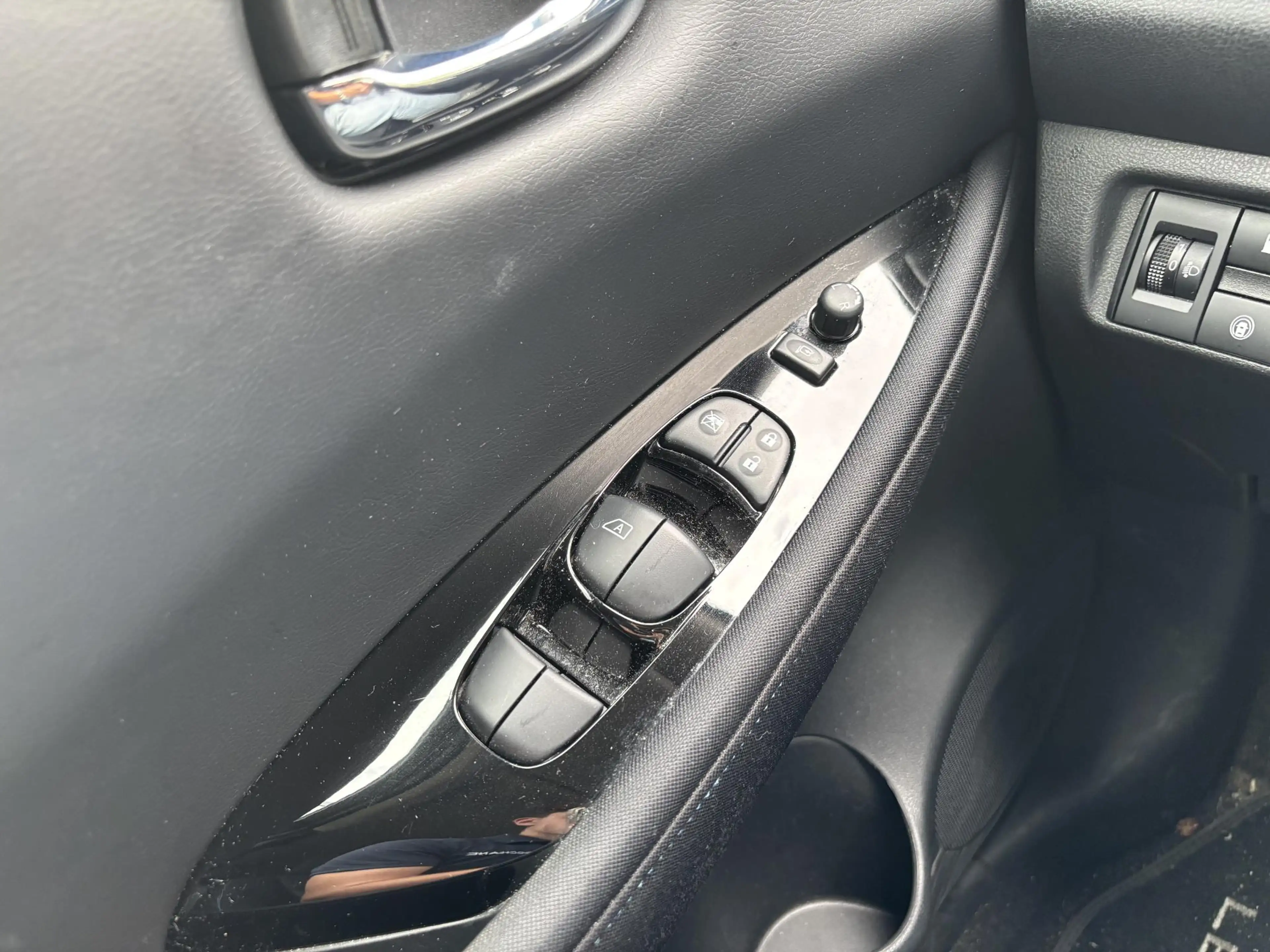 Nissan Leaf N-Connecta 40 kWh l voorstoelen verwarmd l Apple C — photo 20