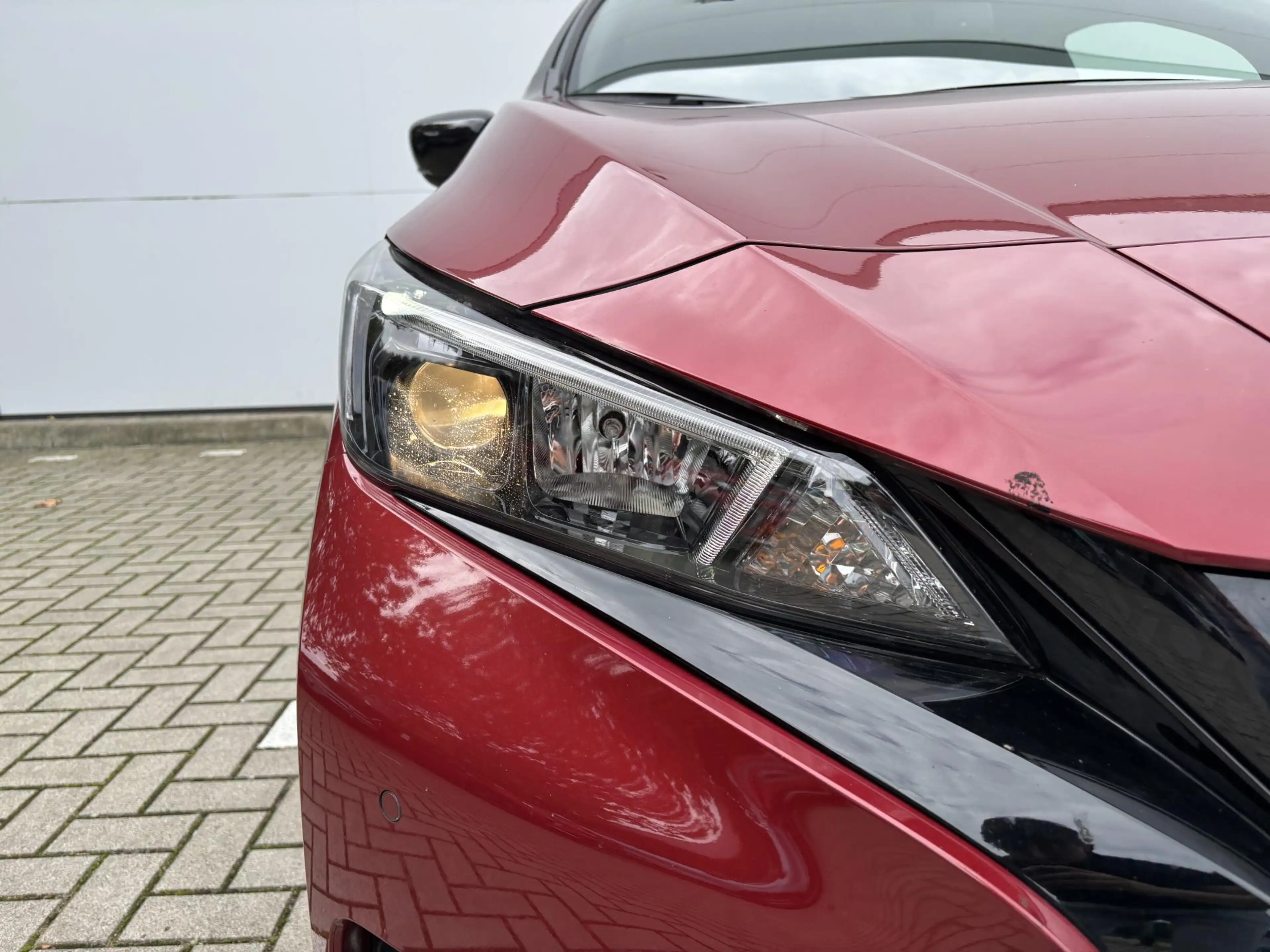 Nissan Leaf N-Connecta 40 kWh l voorstoelen verwarmd l Apple C — photo 25