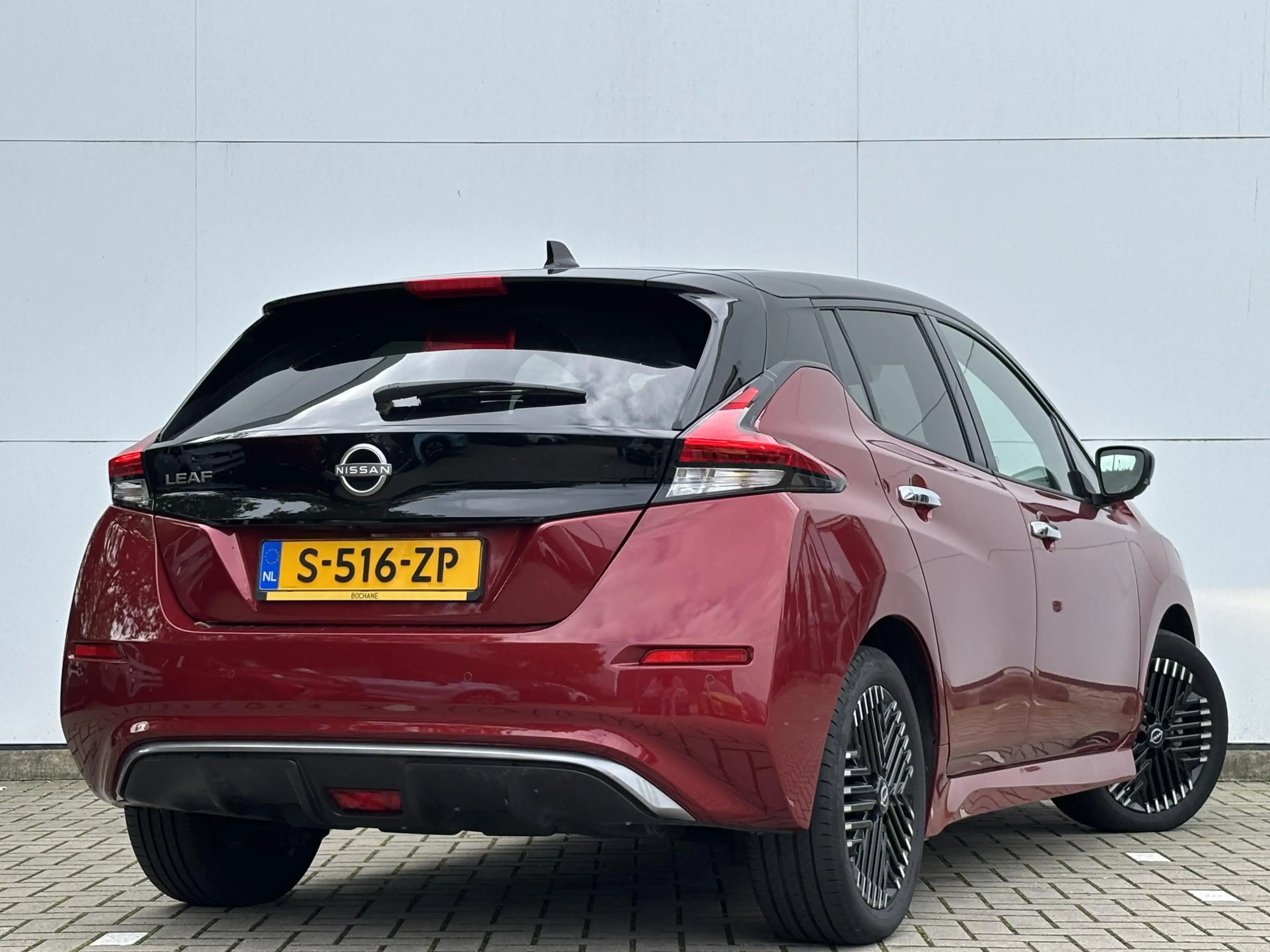 Nissan Leaf N-Connecta 40 kWh l voorstoelen verwarmd l Apple C — photo 2