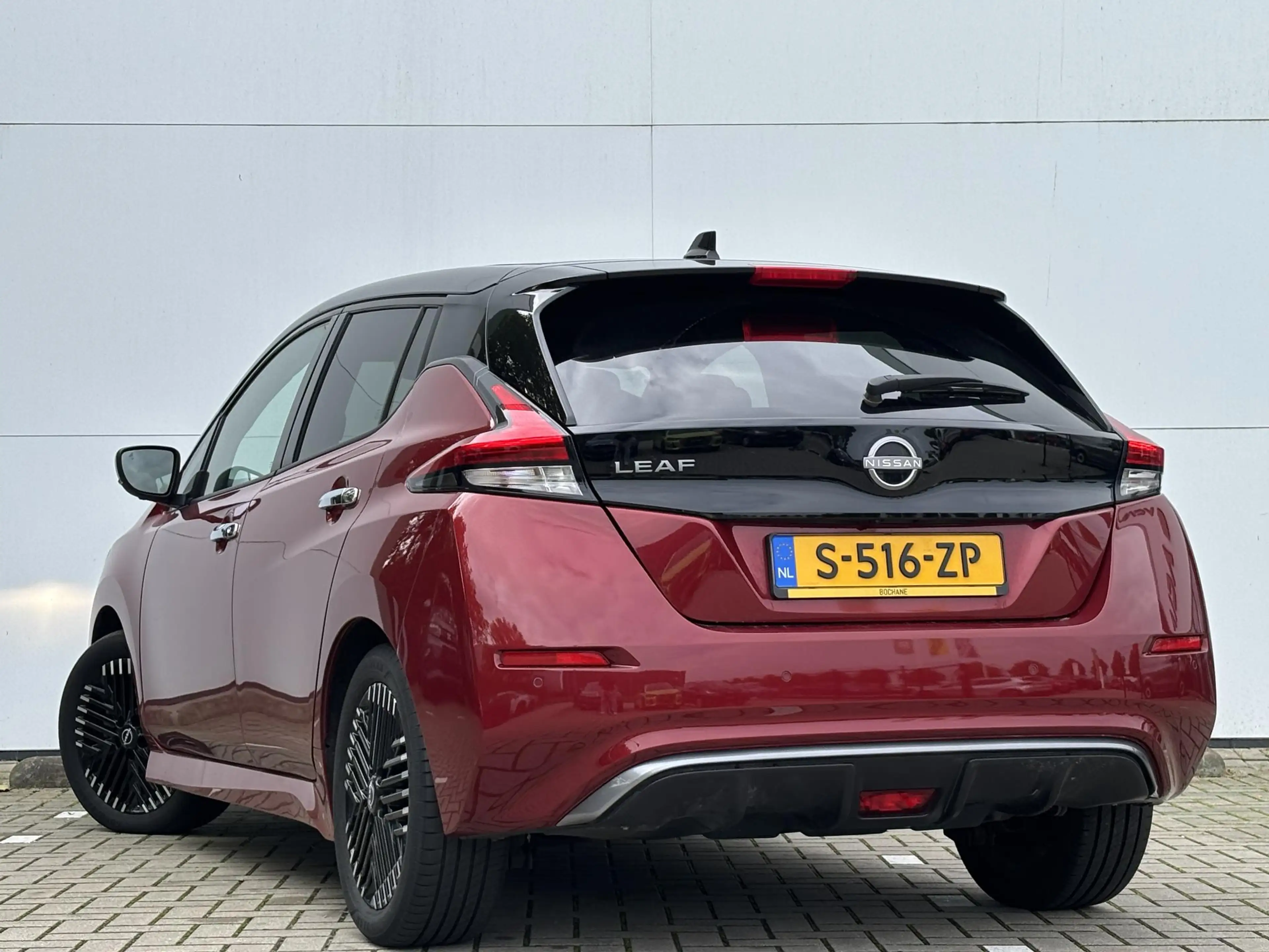 Nissan Leaf N-Connecta 40 kWh l voorstoelen verwarmd l Apple C — photo 6