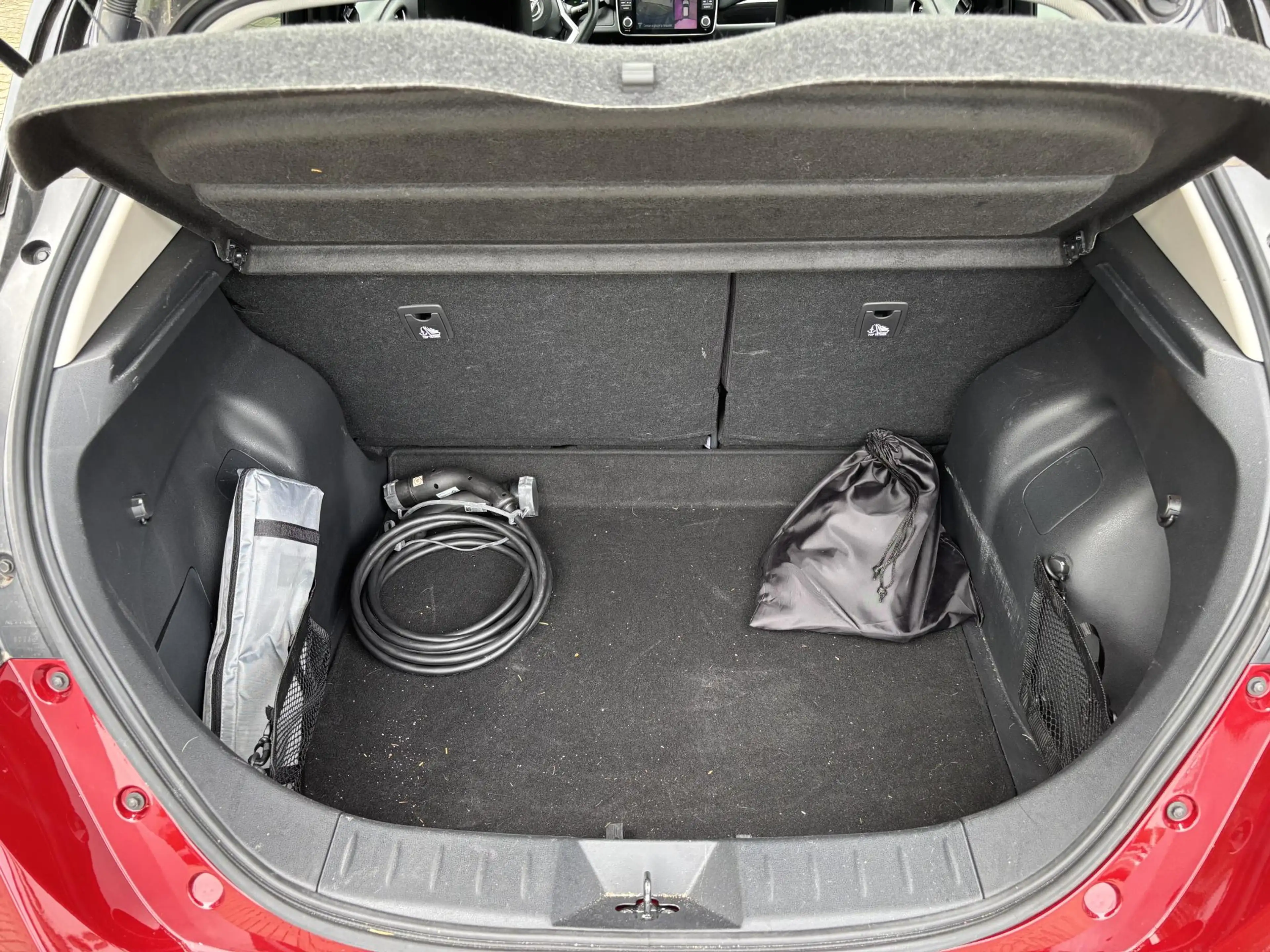 Nissan Leaf N-Connecta 40 kWh l voorstoelen verwarmd l Apple C — photo 9